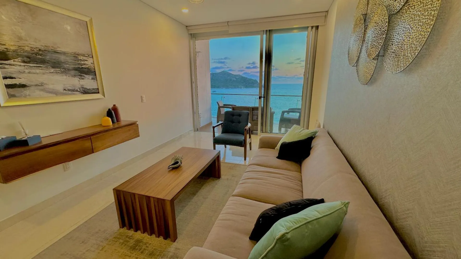 Espectacular Condo Pie De Playa Vista Al Mar, En Camino Al Mar Масатлан 0*,  Мексика